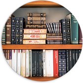 PVC Schuimplaat Muurcirkel - Planken Vol met Boeken - 70x70 cm Foto op Muurcirkel (met ophangsysteem)