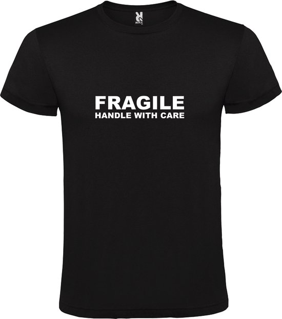 Zwart T-Shirt met “FRAGILE HANDLE WITH CARE “ Afbeelding Wit Size S
