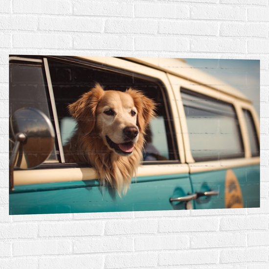 Muursticker - Golden Retriever Hond uit Raam van Blauw Busje - 105x70 cm Foto op Muursticker