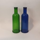 Groene en blauwe fles met dop, kunststof