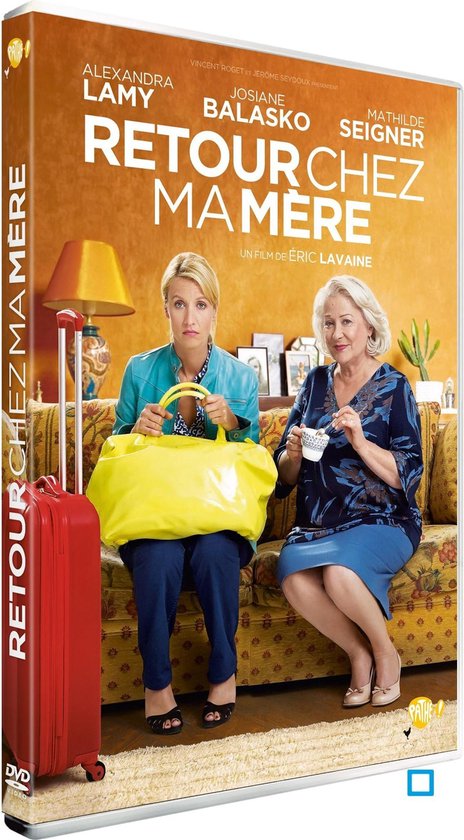 Alexandra Lamy en Mathilde Seigner op poster 'Retour chez ma mère'. Lamy zit met een gele tas, Seigner met een kopje thee.