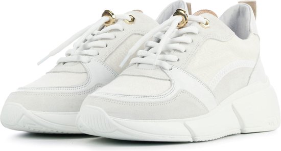 Celina Jess | VIA VAI beige sneakers | VIA VAI