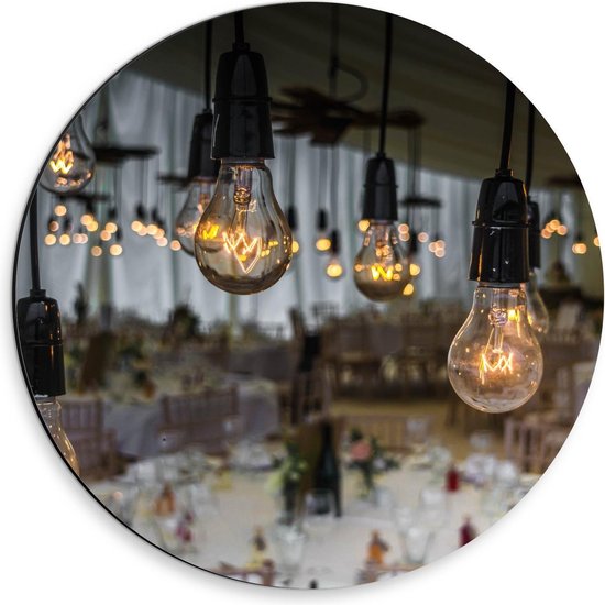 Dibond Wandcirkel - Hangende Lampen in Restaurant - 30x30cm Foto op Aluminium Wandcirkel (met ophangsysteem)