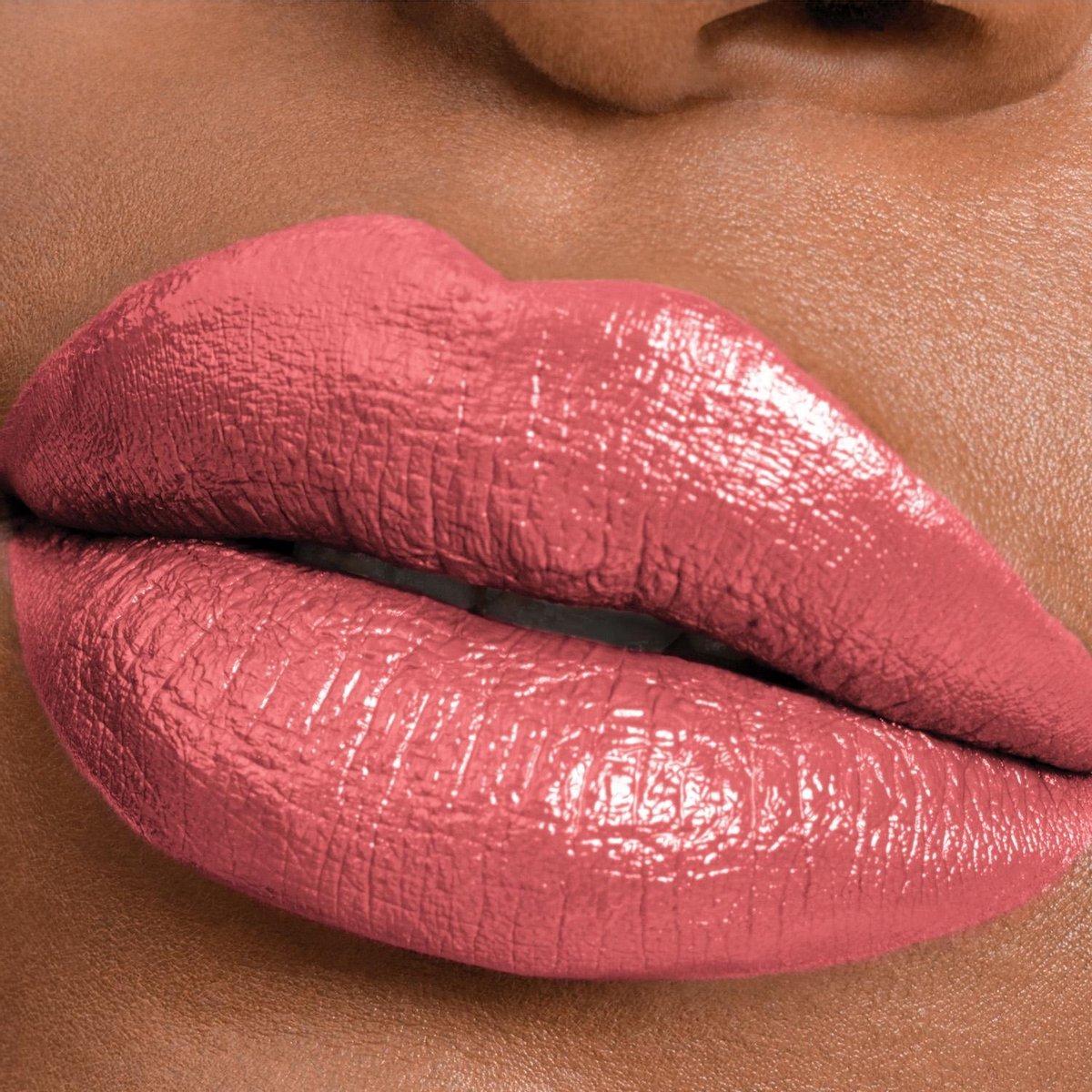 Een Maybelline Superstay 24H Color lipstick pen in koraalkleur.