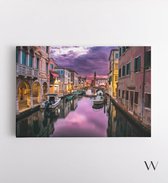 Purple canals of Venetië - Foto Prent Canvas Schilderijen (Wanddecoratie woonkamer / slaapkamer) -