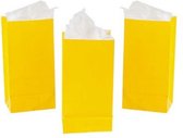 Uitdeelzakjes geel - 10x6 cm aan onderzijde en 16 cm hoog - papier - 12 stuks - traktatiezakje - bedankje - goodiebag