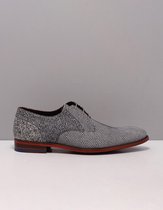 herenschoenen gekleed licht grijs