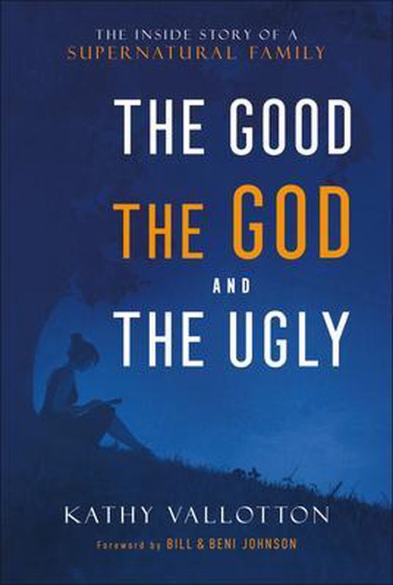 Boekhoes met de titel 'The Good, the God and the Ugly' in witte en oranje letters. Een vrouw zit in de schaduw te lezen op een heuvel onder een boom.