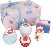 Cadeau Bad Geschenkset "Time for Tea" met handgegoten zeep, bath bombs en meer!