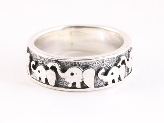 Zilveren ring met olifanten