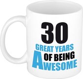 30 great years of being awesome cadeau mok / beker wit en blauw