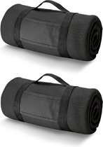 2x Fleece dekens/plaids zwart met afneembaar handvat 150 x 120 cm  - Fleecedekens - Woonaccessoires