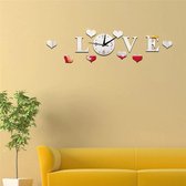 Premium Zilver LOVE wandklok met Cijfers - Moderne Zilvere Design Muurklok Quartz - Sticker 3D klok - Doe het zelf klok DIY met Plak stickers - Stickers Wandklok met Cijfers Zilver