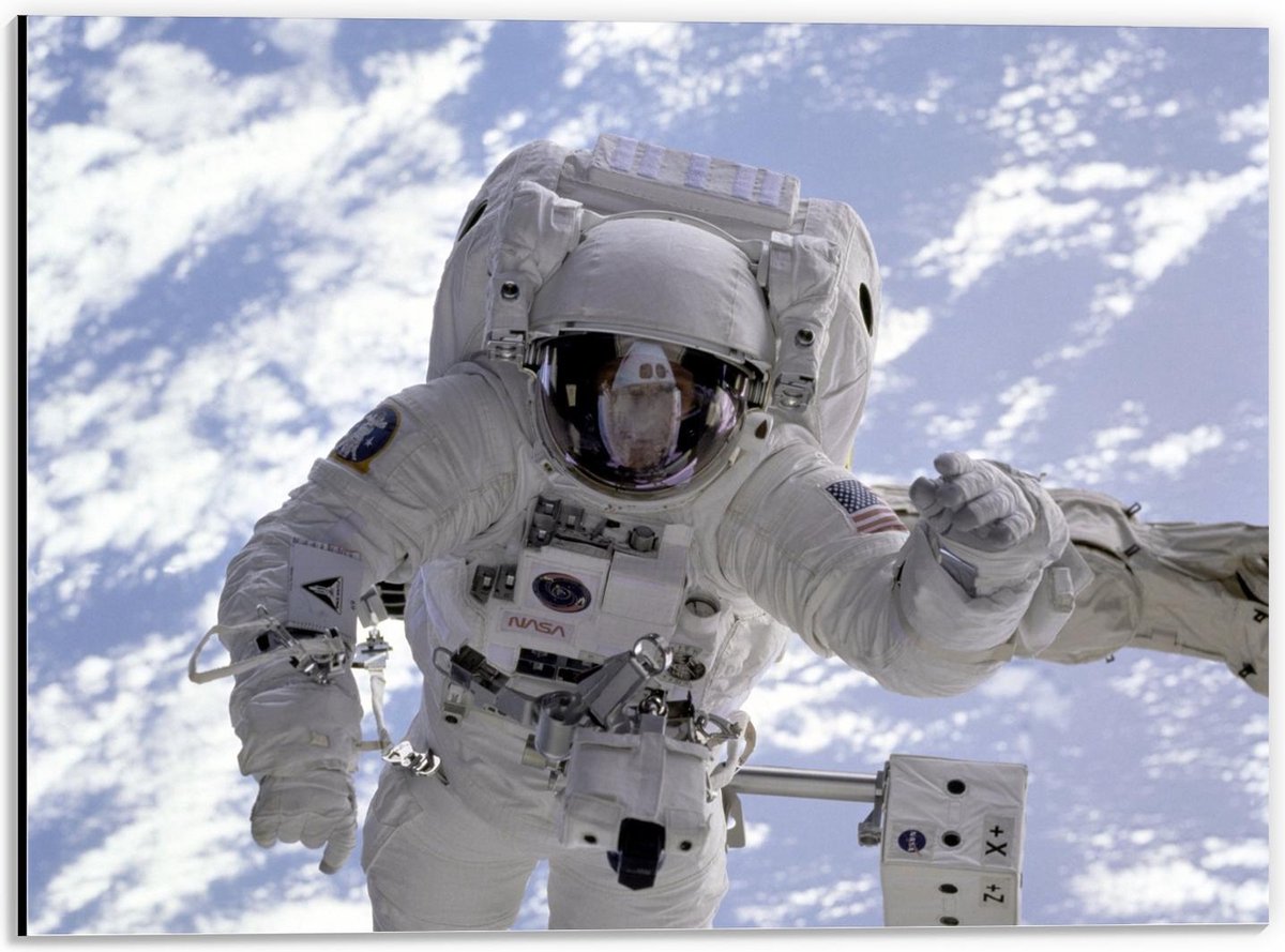 Dibond - Astronaut in de Lucht - 40x30cm Foto op Aluminium (Met Ophangsysteem)