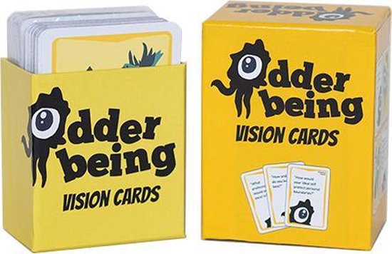 Gele doos met de tekst 'Odder Being VISION CARDS' en een zwart monster-icoon.
