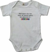 Witte romper met "Alle baby's zijn lief, maar de liefste baby's zijn geboren in Maart" - maat 62/68 - babyshower, zwanger, cadeautje, kraamcadeau, grappig, geschenk, baby, tekst, b