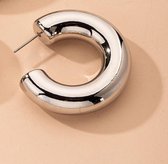 C oorbellen | medium | zilver gekleurd