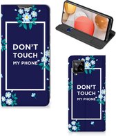 Telefoontasje Geschikt voor Samsung Galaxy A42 Smartphone Hoesje Flowers Blue Don't Touch My Phone