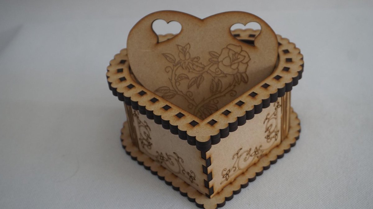 Valentijn - Geschenkdoos - Cadeauverpakking - Moederdag - doosje met rozen