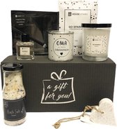 Cadeau pakket oma 5 -Kaarsen - Snoep - Valentijn - Borrelpakket - Chocolade - Zeep - Thee- Vrouwen cadeau - Geschenkset vrouwen - Cadeaupakket - Cadeau - Giftset - Goedkope cadeautjes - Eten 