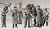 The 1:35 Model Kit of a German Artillery Crew Morser Karl.

Plastic Kit 
Glue not included
95 Plastic Parts
The manufacturer of the kit is Trumpeter.This kit is only online available.