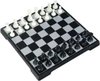 Afbeelding van het spelletje Schaakspel mini - Inklapbaar schaakspel - 13 x 13cm - Reis schaakbord met schaakstukken - Schaakspellen Opvouwbaar - Magnetisch