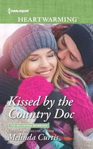 The Mountain Monroes 1 - Kissed by the Country Doc