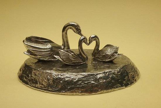 Grote Urn van Zwanen Motief