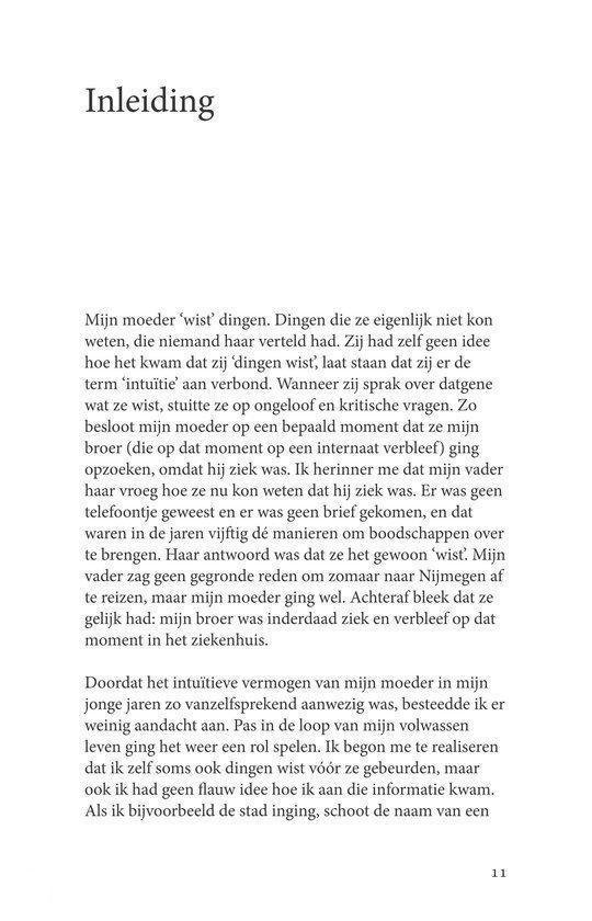 Tekstpagina uit een boek met de 'Inleiding'. Persoonlijk verhaal over intuïtie van de auteur.