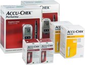 Accu Chek Performa Starters-set. 2 Meters, 100 strips, 2 prikpennen en 400 lancetten.