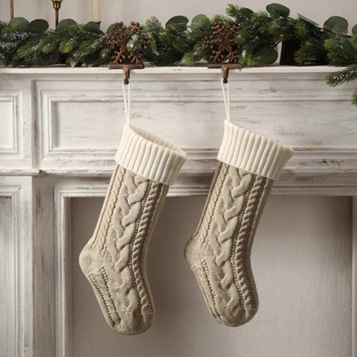 Kousen, Gepersonaliseerde Kerstsokken voor Open Haard, Gebreide Kerstkous voor Familievakantie Xmas Party Decoraties (Vlas (Lichaam)+Wit (Mond), Lengte 46 cm, 1 Stuk)
