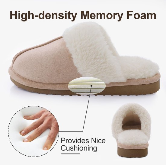 Pantoffel met lichtroze suède en crèmekleurige pluches voering, met detailfoto's van het 'high-density memory foam' en demping.