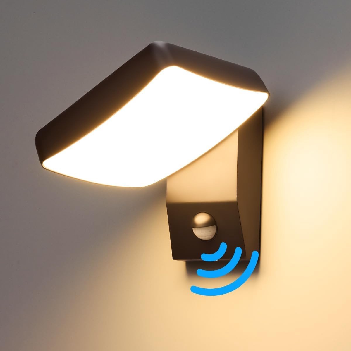 IP65 LED Buitenwandlamp met Bewegingssensor, Perfect voor Corridor, Patio en Trap, Warm Wit Licht, 18W Verlichting