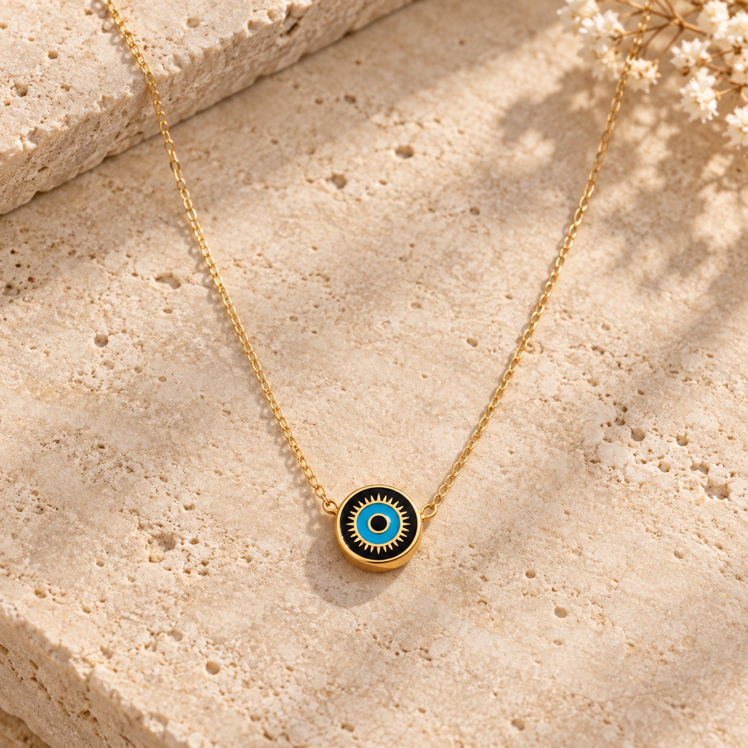 Engravia by Derya – Oog Ketting Dames – RVS Stainless Steel – Goudkleurig met Blauw Zwart Oogdetail – 45 cm – Hanger 10 mm – Minimalistisch Nazar Sieraad – Cadeau voor Haar