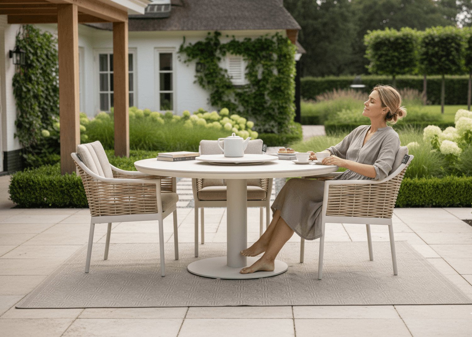 Apple Bee Melville Table à manger - Ø 140 cm - Sintered Stone - Oyster