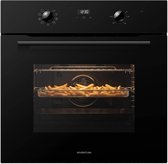Zwarte Inventum inbouwoven met digitaal display, draaiknoppen en een mandje met friet in de ovenruimte.