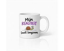 Schattige Hallucineren 'Mijn Realiteit Laadt Langzaam' Mok – Humoristische Koffiemok voor Dromers en AI-Fans