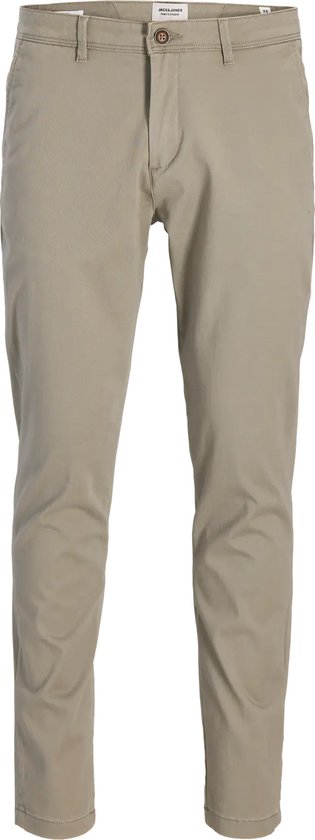 Lichtbruine chino broek met knoopsluiting en riemlussen.
