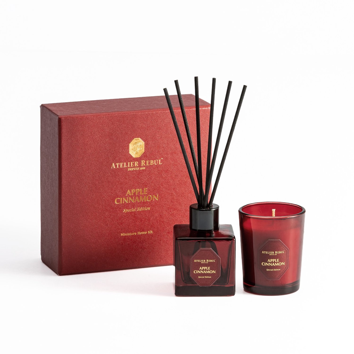 Atelier Rebul Apple Cinnamon - Mini Home Geschenkset - Geurstokjes (50ml) + Geurkaars (65g) - Zoete & Warme geur - Heerlijke Geurverspreider