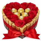 Nina's Giftshop® Chocolade Hart met Merci & Ferrero Rocher – Rode Zeeprozen – Valentijn Cadeau – Chocolade Geschenk – Cadeau voor Hem & Haar – Liefdescadeau – Verjaardag