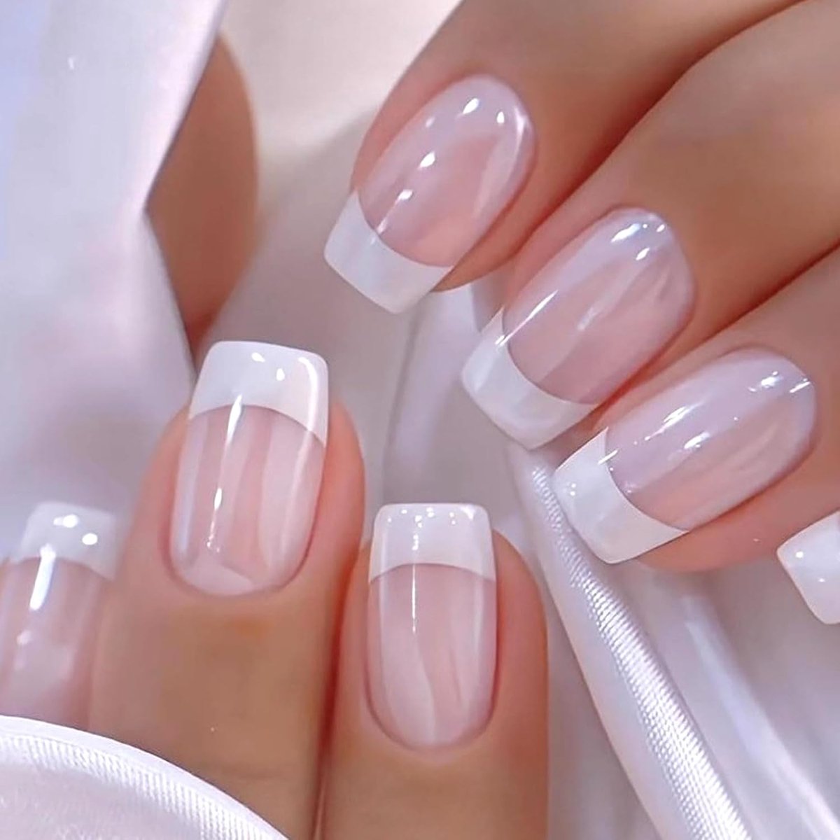 24 stuks witte Franse kunstnagels om op te plakken, vierkant, medium, nude, roze, elegant, natuurlijke nagels, acryl, volledige afdekking, nagels, voor vrouwen en meisjes