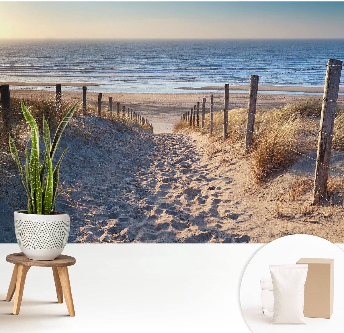 Wallfluent Fotobehang - Wit Vliesbehang - 208x146 cm - Strandpad Fotobehang Vlies - Woonkamer behang Landschappen - Muurschildering - Woonkamer behang