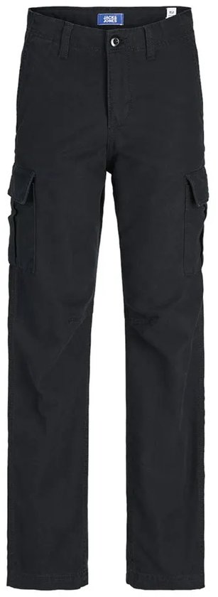 Voorkant van een zwarte cargo broek met cargo zakken op de bovenbenen.
