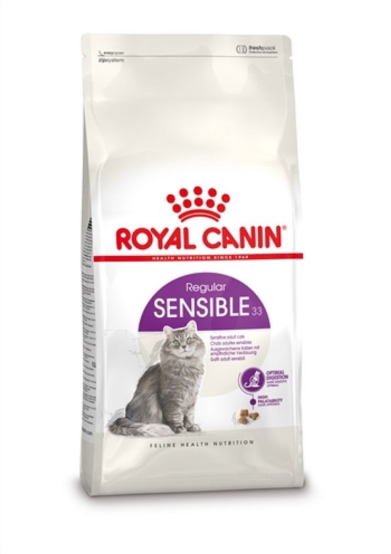 Royal Canin Sensible 33 kattenvoer zak met grijze langharige kat en paarse accenten.