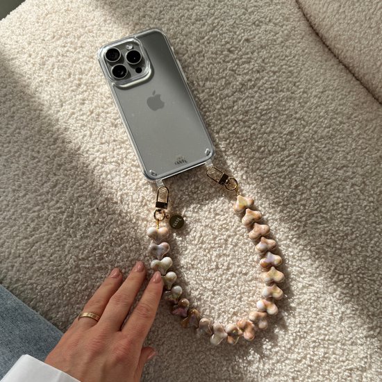 xoxo Wildhearts telefoonkoord - Funky Hearts Charm Cord (Champagne Pearl) - Geschikt voor iPhone - Geschikt voor Samsung - Universeel Phone Cord - Telefoonketting - Bedeltje voor telefoon - Telefoonhanger - Ketting met hartjes - Champagne