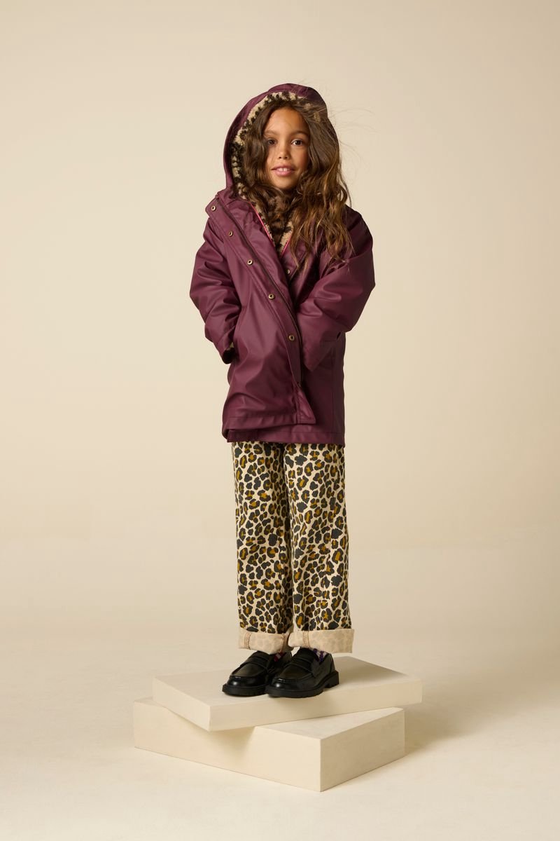 Sissy-Boy - Donkerrode regenjas met leopard teddyvoering