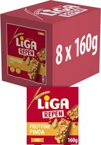 Verpakking van 8 Liga Proteïne Pinda repen. Rode doos met afbeelding van pinda-eiwitrepen en graanhalm.