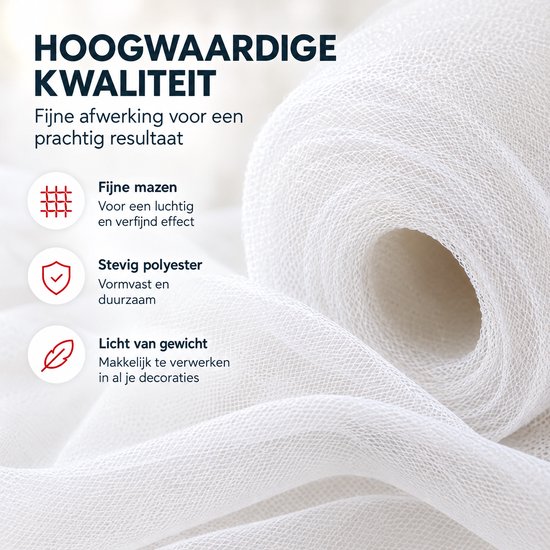 Close-up van witte tule stof met fijne mazen, benadrukt de kwaliteit van het polyester.