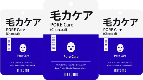 Drie Mitomo PORE Care houtskool sheet maskers in blauw-witte verpakking.