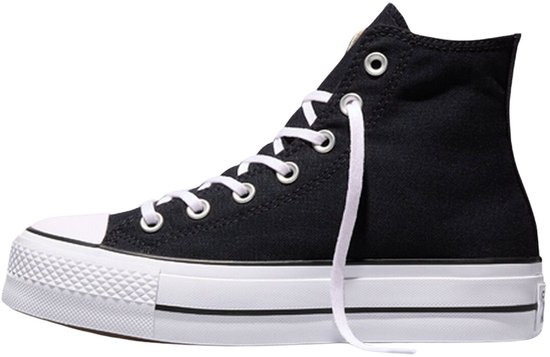 Zwarte Converse Chuck Taylor All Star Lift sneakers met dikke witte zool en witte veters.